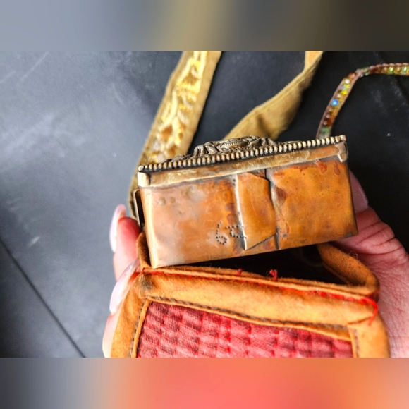 PORTABLE SHRINE - Picture 3 of 6